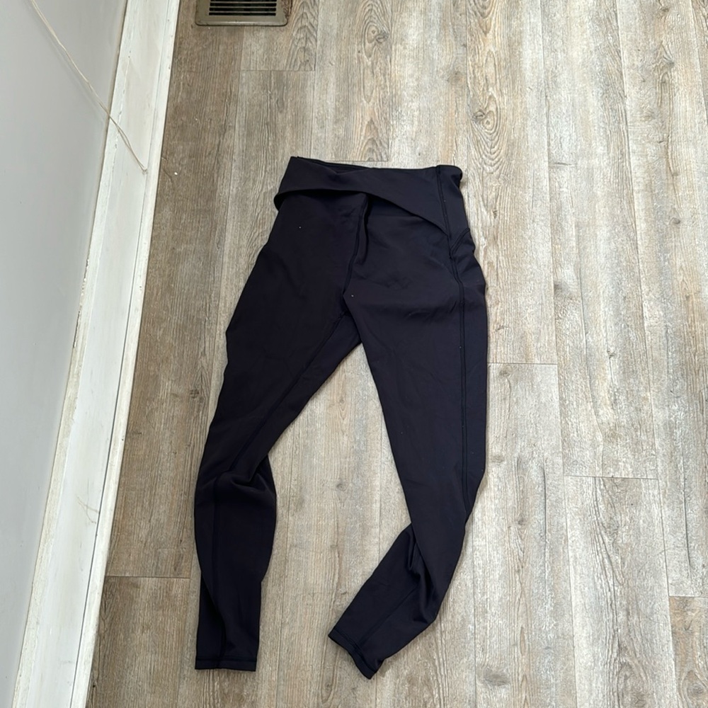 Lululemon black runners leggings size 10
